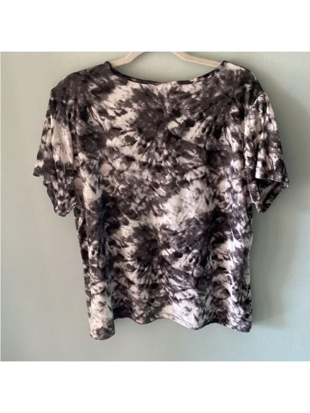 Black & White Tie Dye Shirt. Size 2X